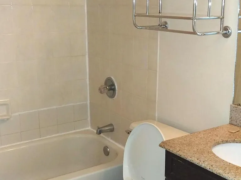 2043 Mount Vernon St #4 — Photo 17
