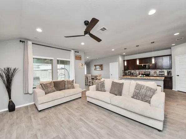 1819 Turtle Bluff Ln, Rosenberg, TX 77469