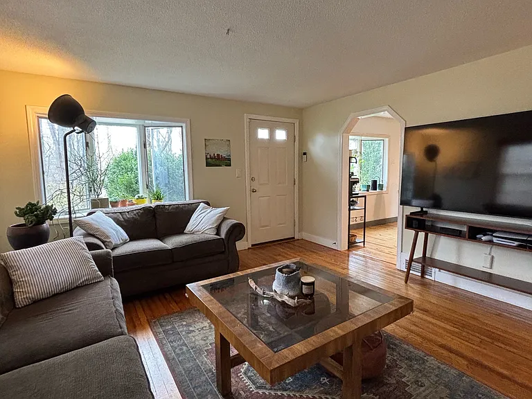 22 Edgewater Rd — Photo 7