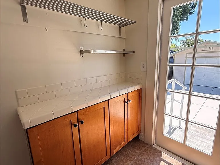 1631 Walworth Ave — Photo 10