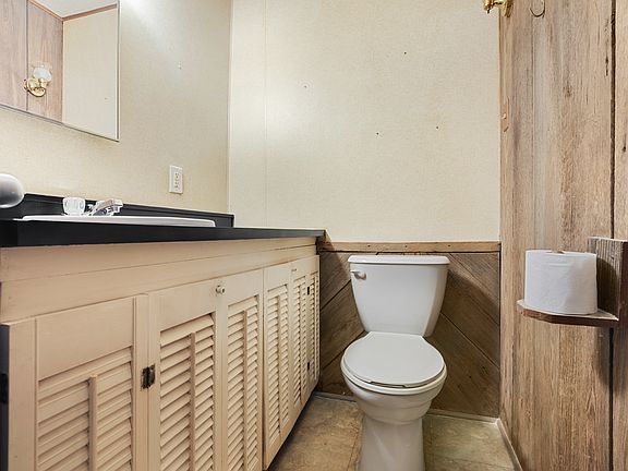 4th image of 1511 N Dukane Way