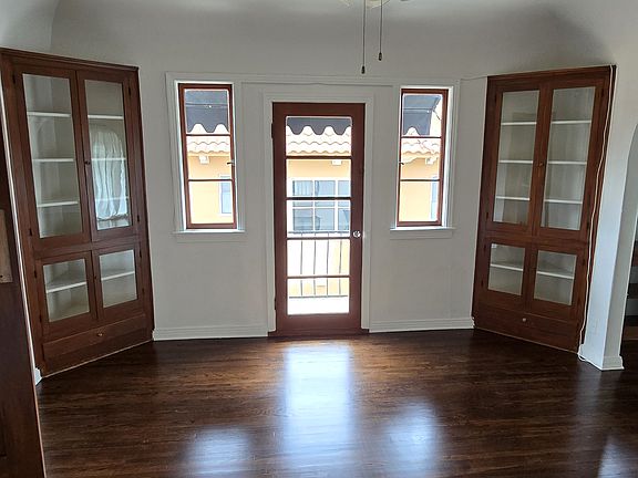 3rd image of 1288 N Los Robles Ave