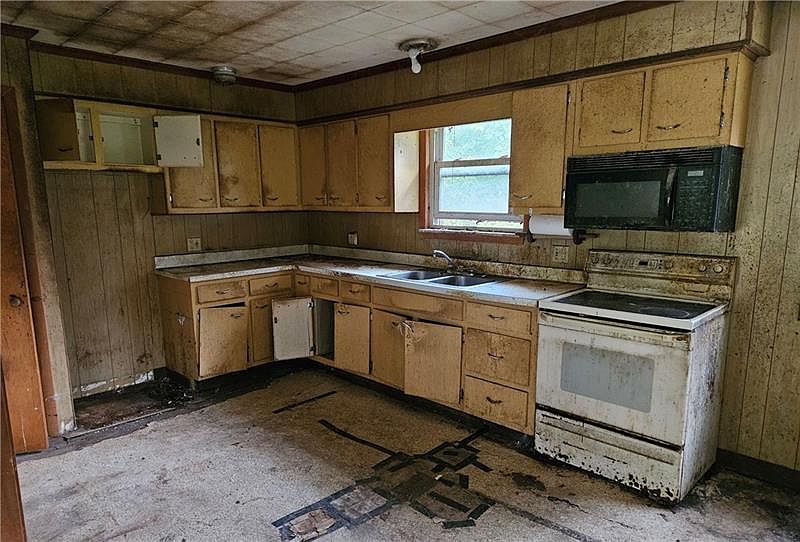 504 Queenstown Rd, Karns City, PA 16041 Zillow