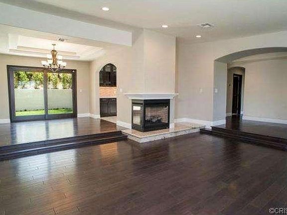 5th image of 4611 White Oak Pl