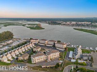 930 W Savidge St #5, Spring Lake, MI 49456