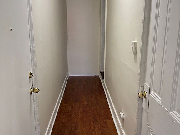 4th image of 924 W Chew St Floor 3