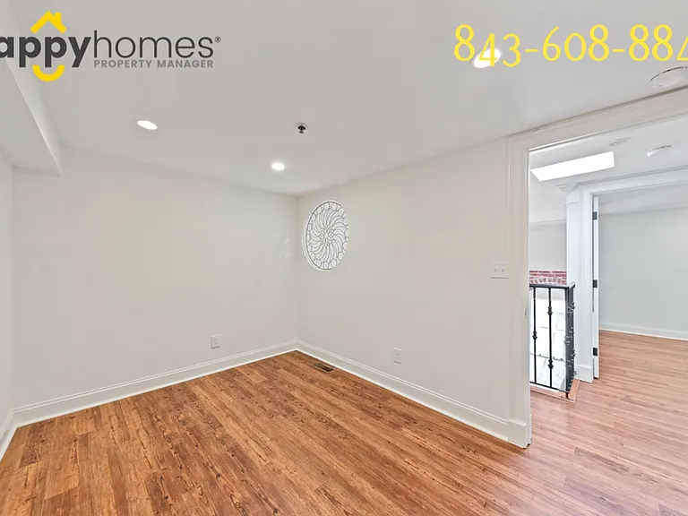 377 King St #201 — Photo 18
