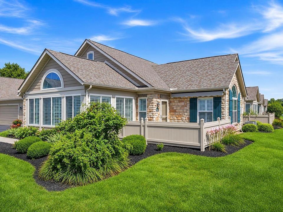 1st image of 752 Lambton Cir E
