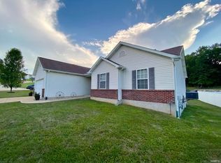 201 Silica Dr, Festus, MO 63028