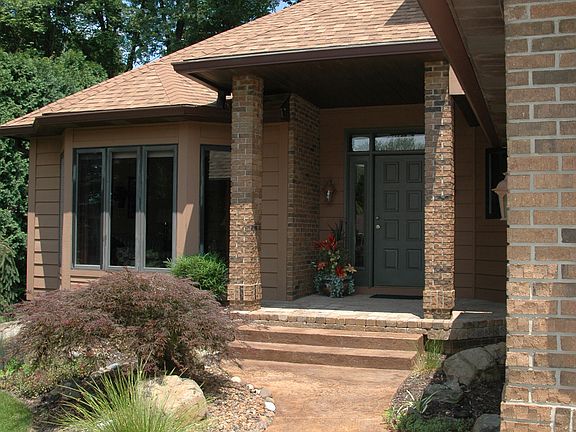 2nd image of 412 Willson Ave