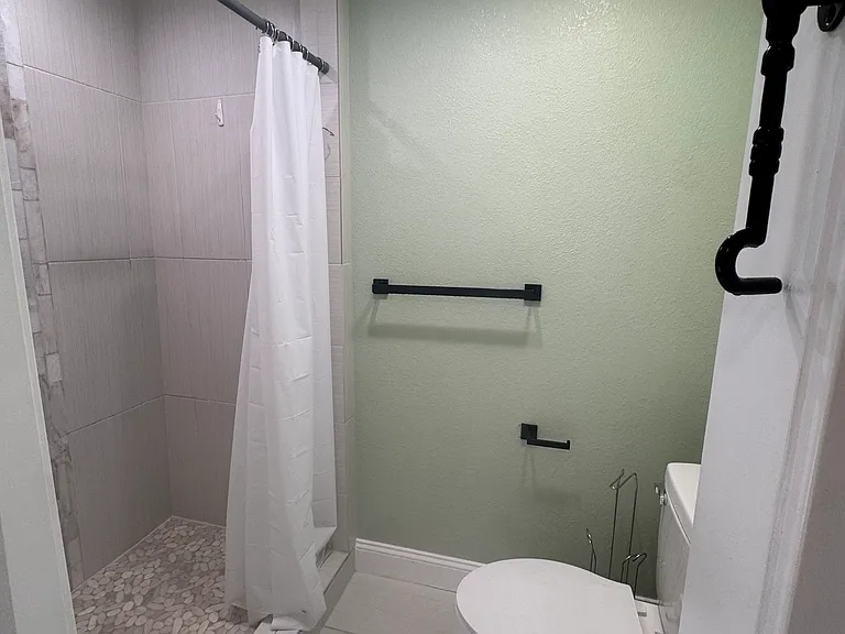 3305 N Cook St #C — Photo 6