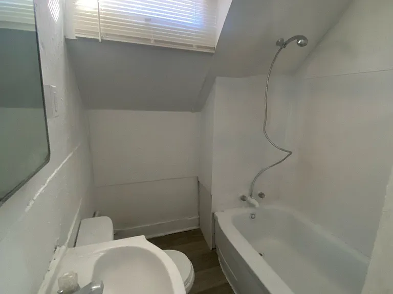 43 Allens Ave — Photo 6