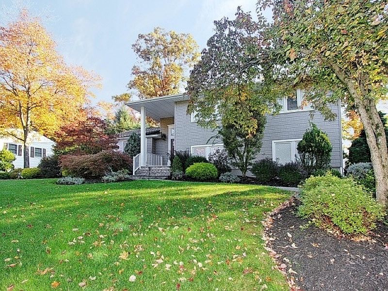 2nd image of 17 Fredon Dr