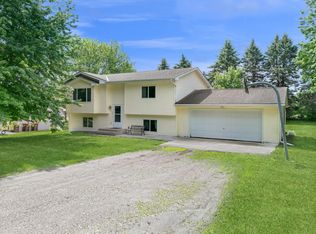 224 12th St, Howard Lake, MN 55349