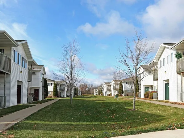 BREEZEWOOD APARTMENTS, 1415 Tullar Rd #145907, Neenah, WI 54956