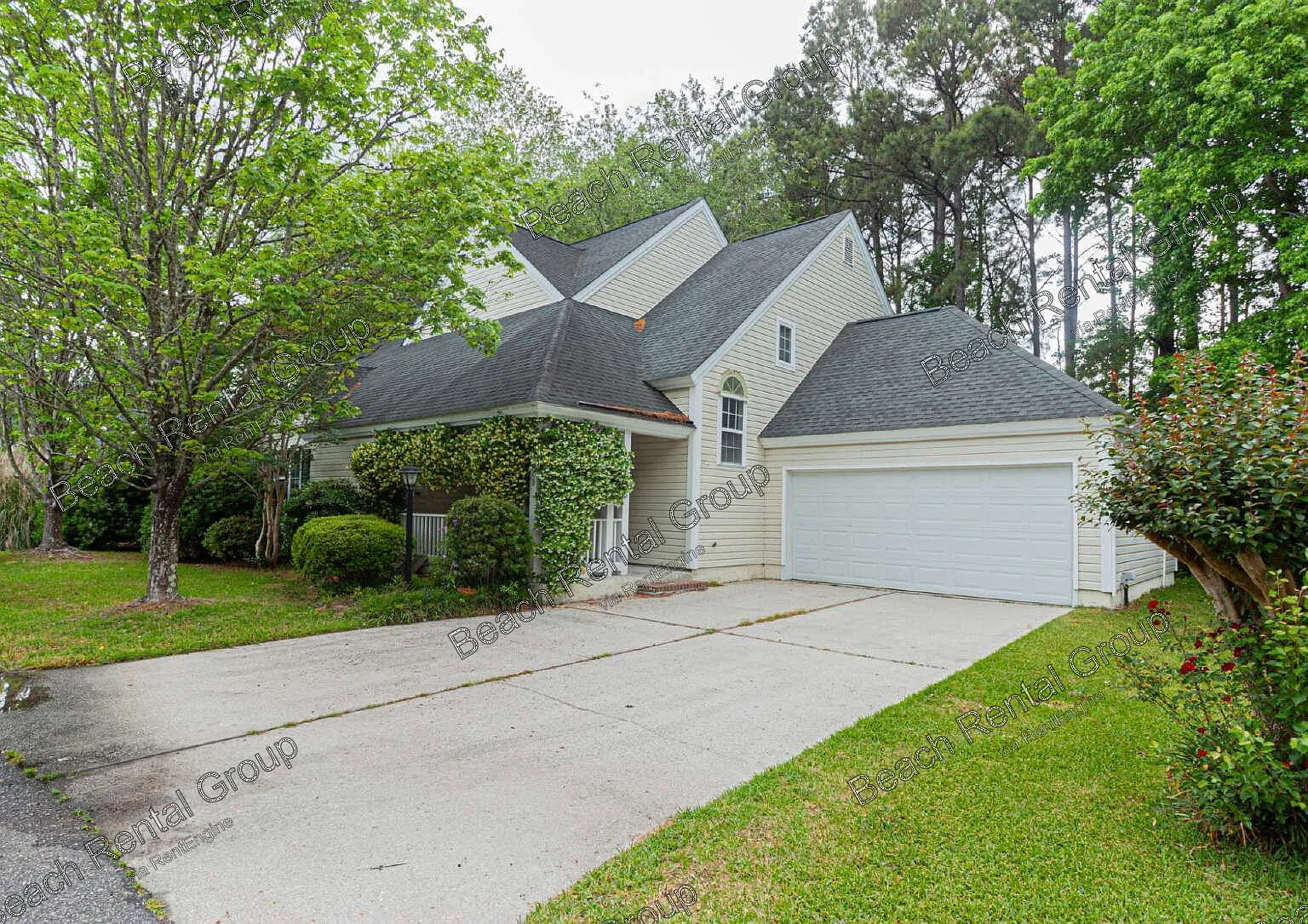 3 bed, 2.5 bath, 2100 sqft, $2,500 — Photo 1
