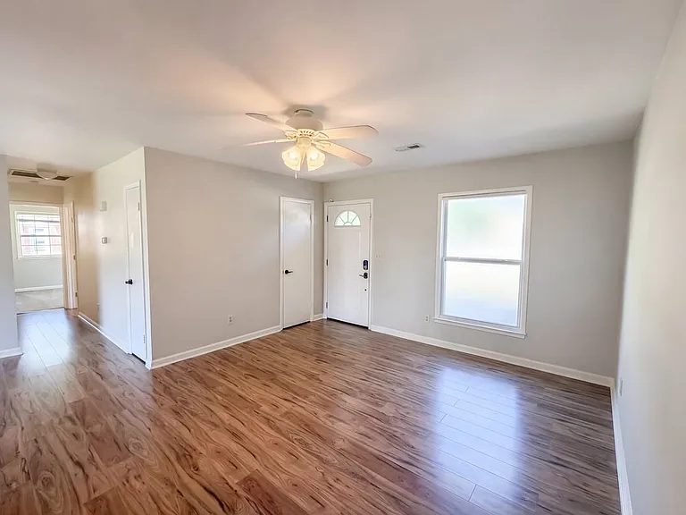 4104 Toroella St — Photo 5