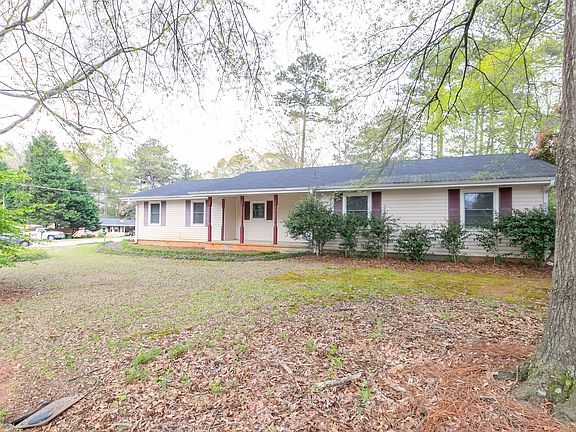 2nd image of 312 Cindy Dr SE