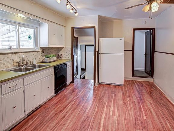 5th image of 8025 Marlborough Ave