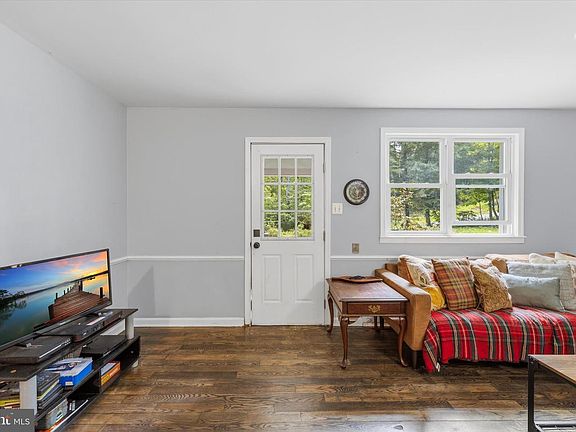 5th image of 611 Fawn Dr