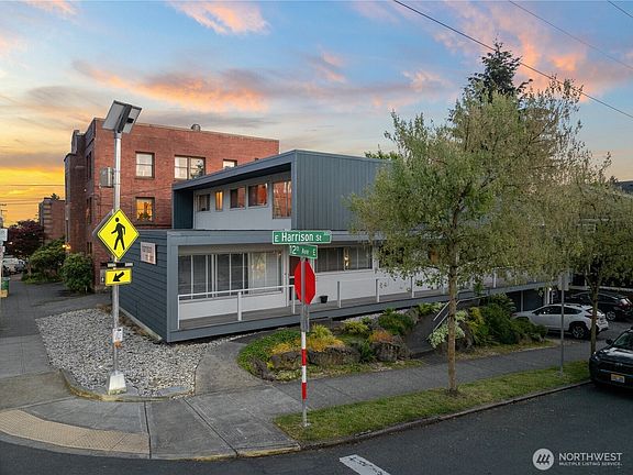 2nd image of 1115 E Harrison St #1115