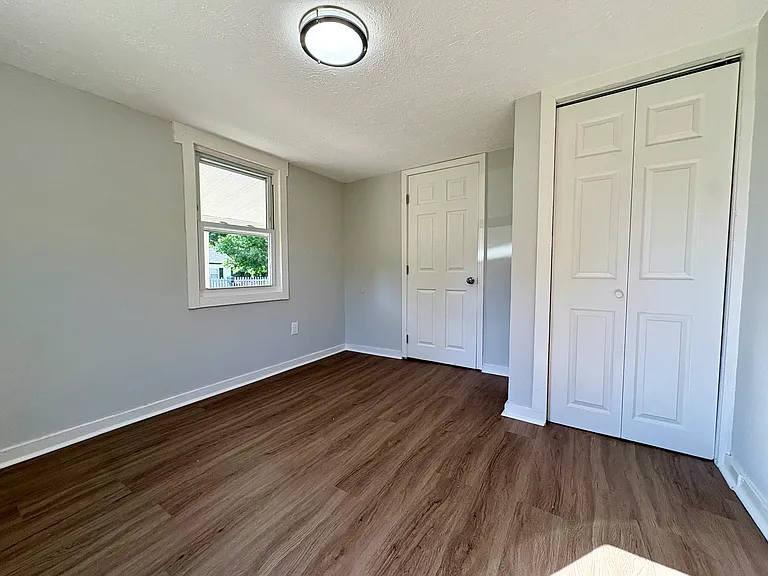 6907 Sylvania 4 Rd — Photo 8