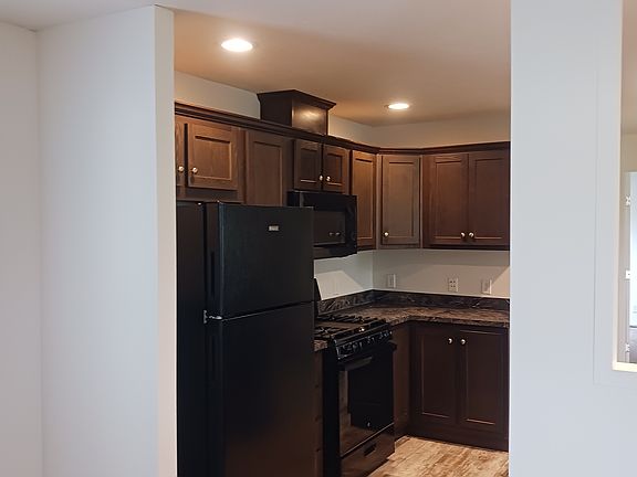 2nd image of 9751 Edgewood Ct #52