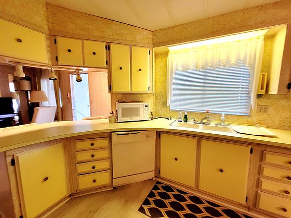 4th image of 347 Doubloon Dr #347
