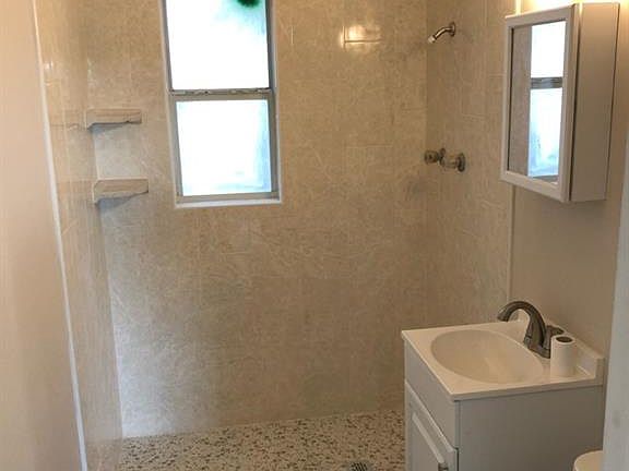 3rd image of 566 New York Dr #568