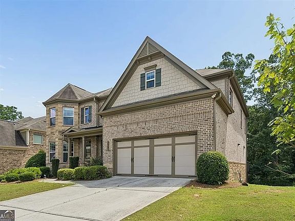 2nd image of 4770 Skylark Ln #R