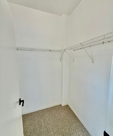 4th image of 2709 W Congress Pkwy APT 3