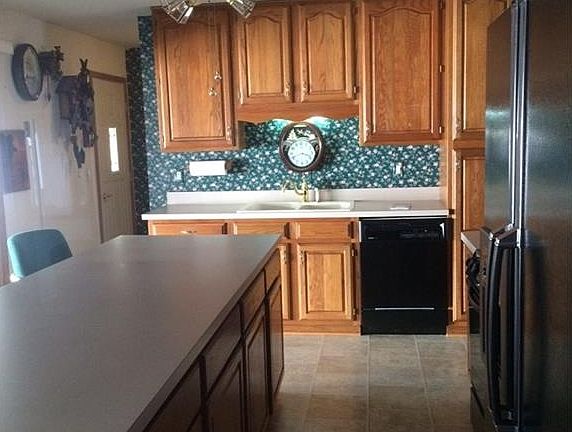 5th image of 1004 White Pine St