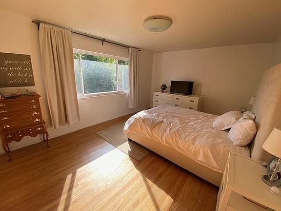 5th image of 832 Wells Ave #832