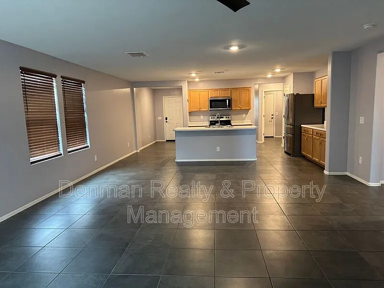1633 W Pinkley Ct — Photo 13