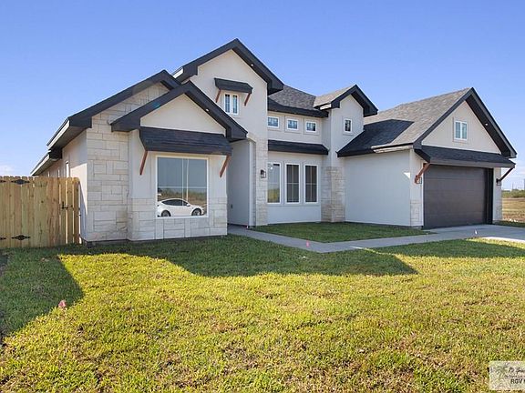 3rd image of 2609 Del Roble Ln