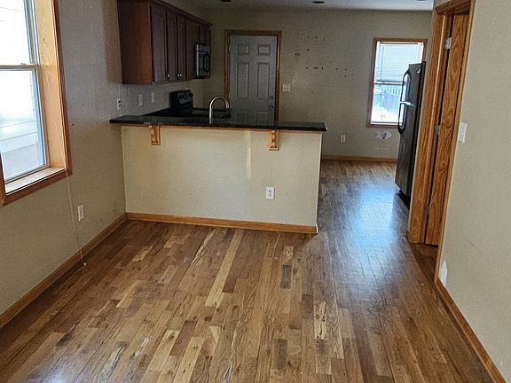 4th image of 2839A N Weil St