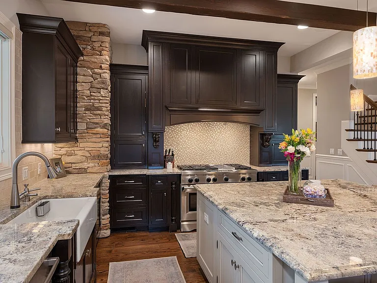 7715 Cathedral Hill Dr — Photo 11
