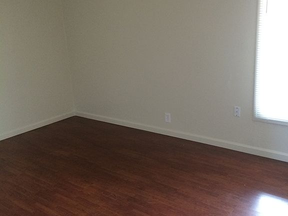 4th image of 3021 Hampshire Dr