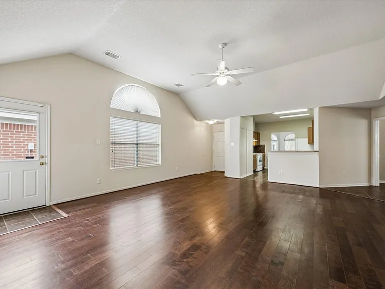 15519 Hickory Dale St — Photo 2
