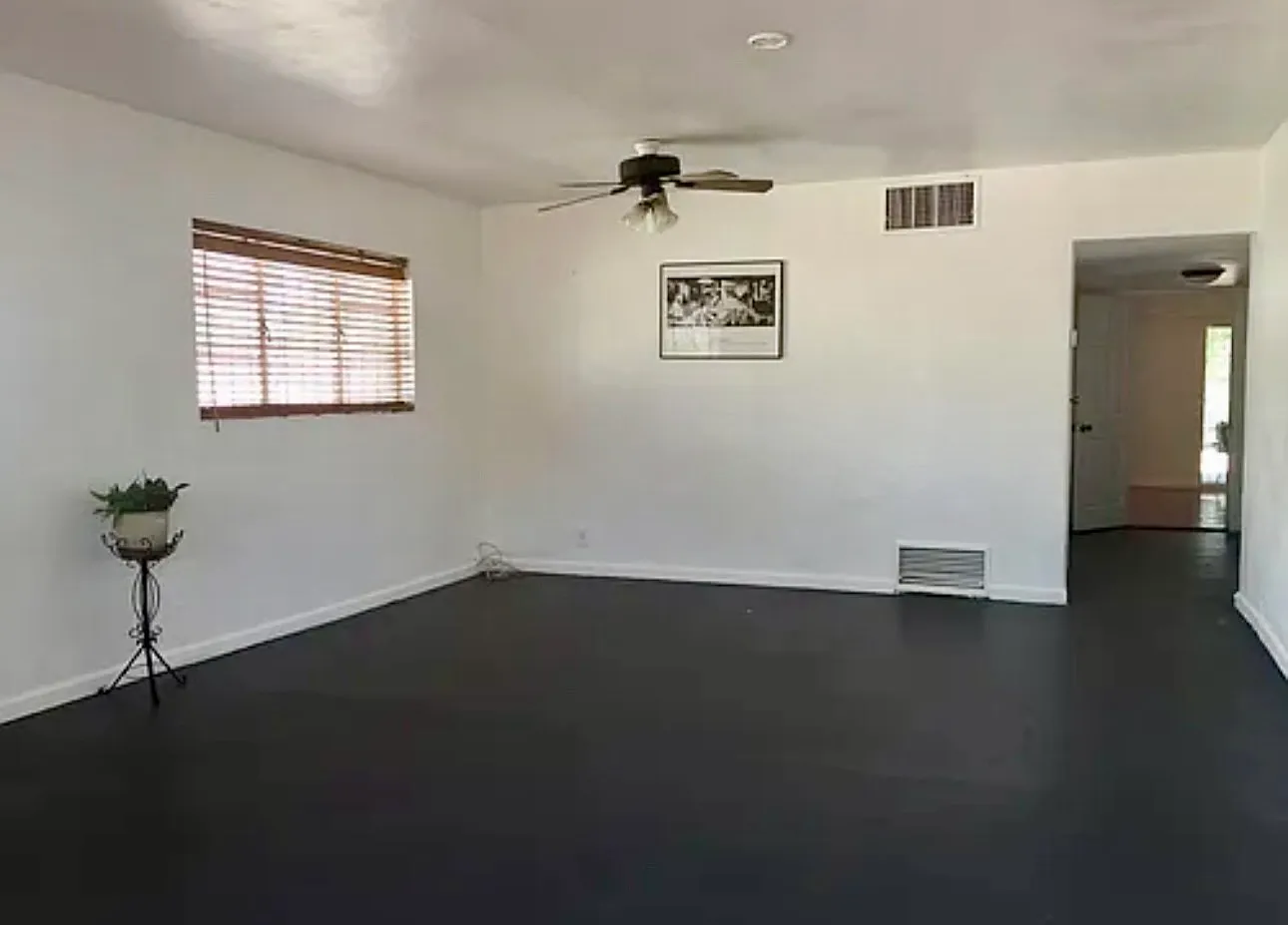 Spacious 4-Bedroom, 2-Bath Home Near the University of Arizona! — Photo 3
