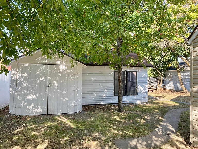 1409 E Pennsylvania Ave — Photo 21