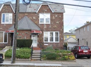 2925 202nd St, Bayside, NY 11360