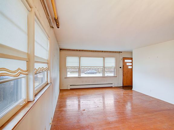2nd image of 5009 Howard St