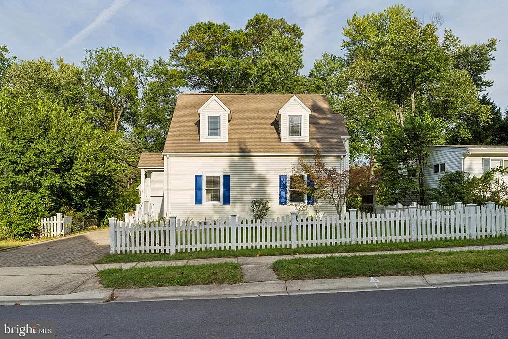 3 bed, 3.0 bath, 1400 sqft, $3,600 — Photo 1