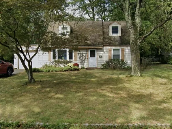7 Carlisle Dr, Livingston Twp., NJ 07039