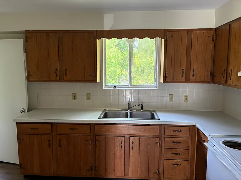 774 W Union St #5 — Photo 11
