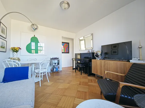 624 11th Street image 2 of 8