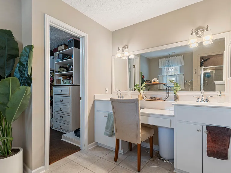 431 Duckworth Dr — Photo 17