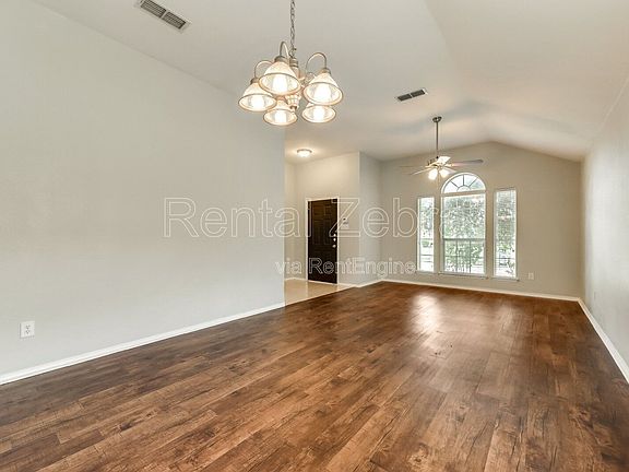 3rd image of 109 Flyaway Ln