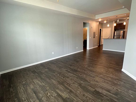 5th image of 305 Harbor House Ln SW #305